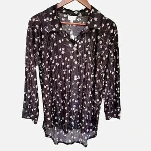 NWT Greige Black and White Paisley Blouse